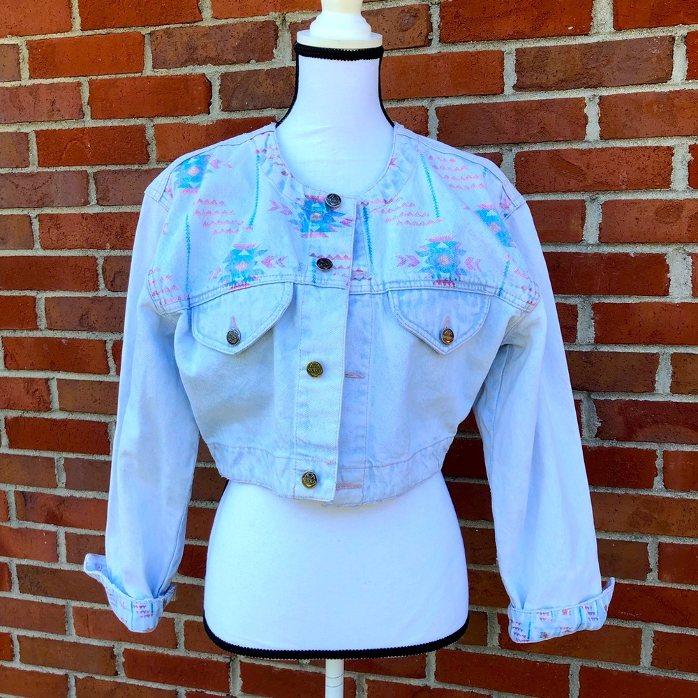 Vintage Nuovo Cropped Acid Wash Distressed Denim Aztec Print Jacket  Medium